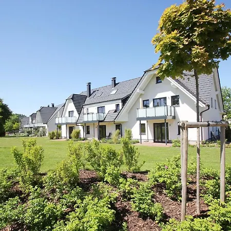 Strandnahe Rex Rugia: Terrasse Und Ahoi Erlebnisbad Apartment Lobbe