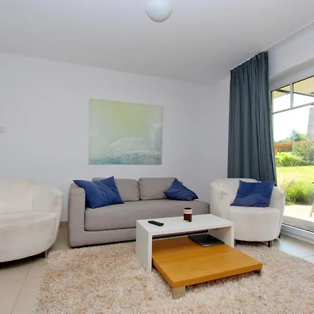 Apartment Strandnahe Mit Terrasse, Gratis Nutzung Vom Ahoi Erlebnisbad Und Sauna In Sellin - Rex Rugia 28-2 *