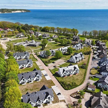 Strandnahe Mit Terrasse, Gratis Nutzung Vom Ahoi Erlebnisbad Und Sauna In Sellin - Rex Rugia 28-2 アパート *